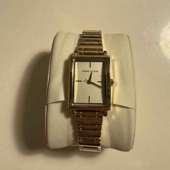 Woman’s Anne Klein Gold Watch - Picture 3 of 3